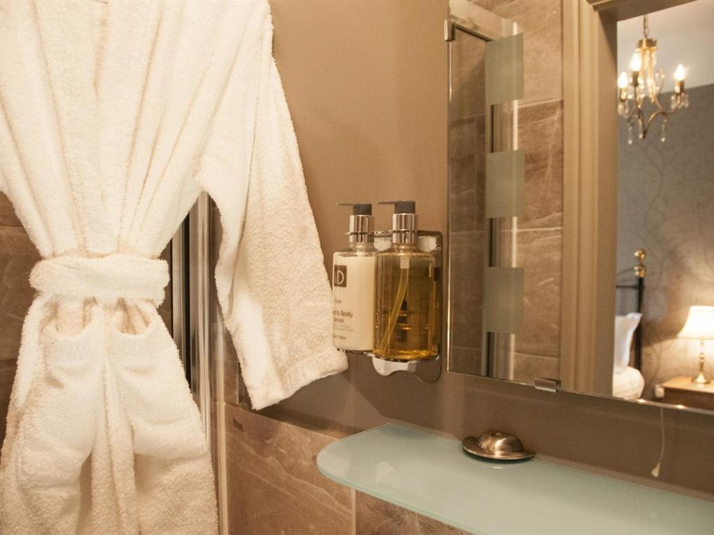 The Poplars Rooms & Cottages Тирск Экстерьер фото