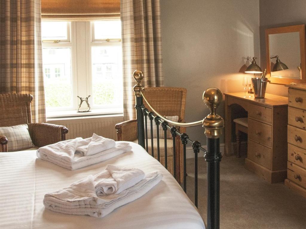 The Poplars Rooms & Cottages Тирск Экстерьер фото
