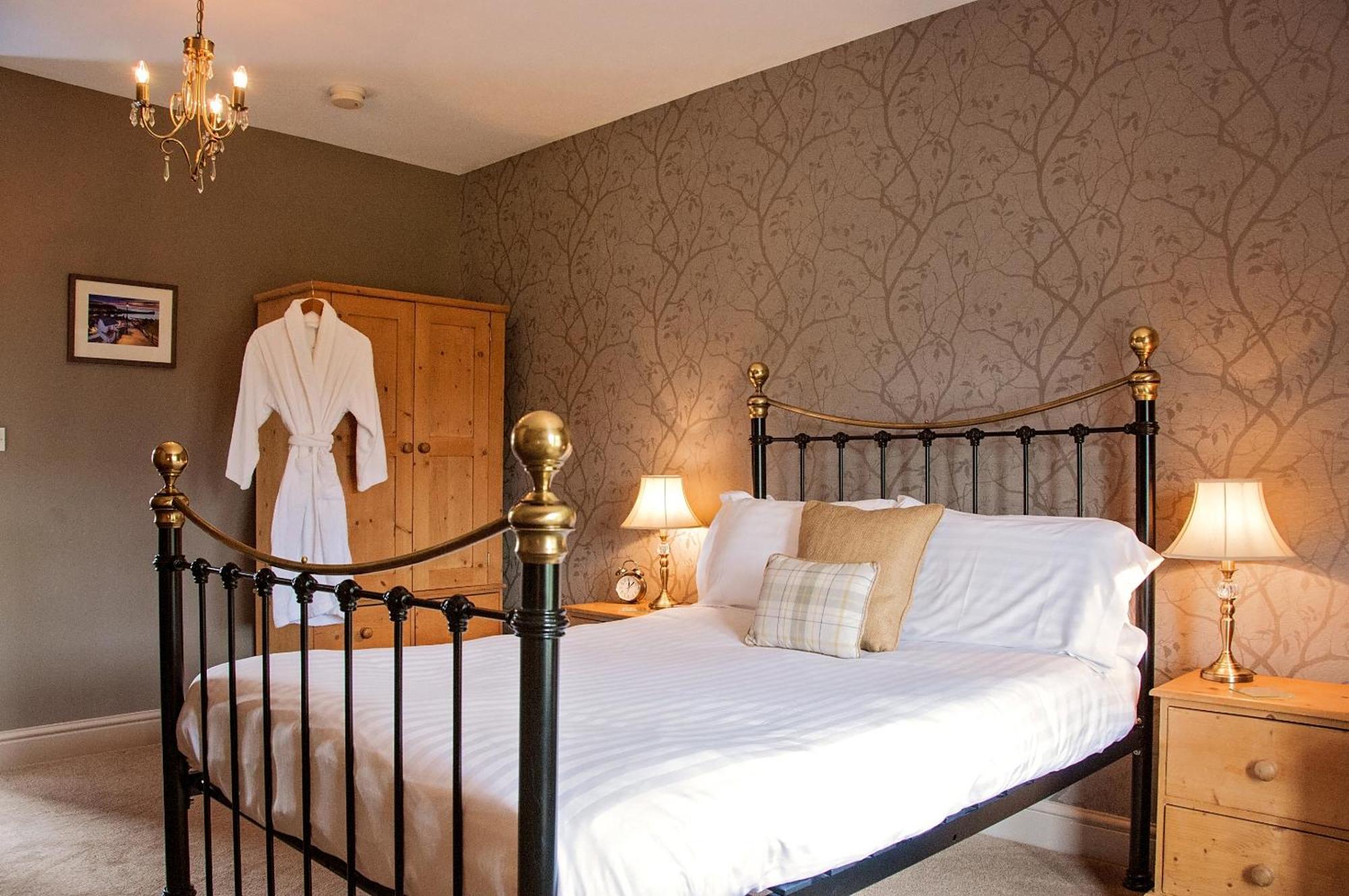 The Poplars Rooms & Cottages Тирск Экстерьер фото